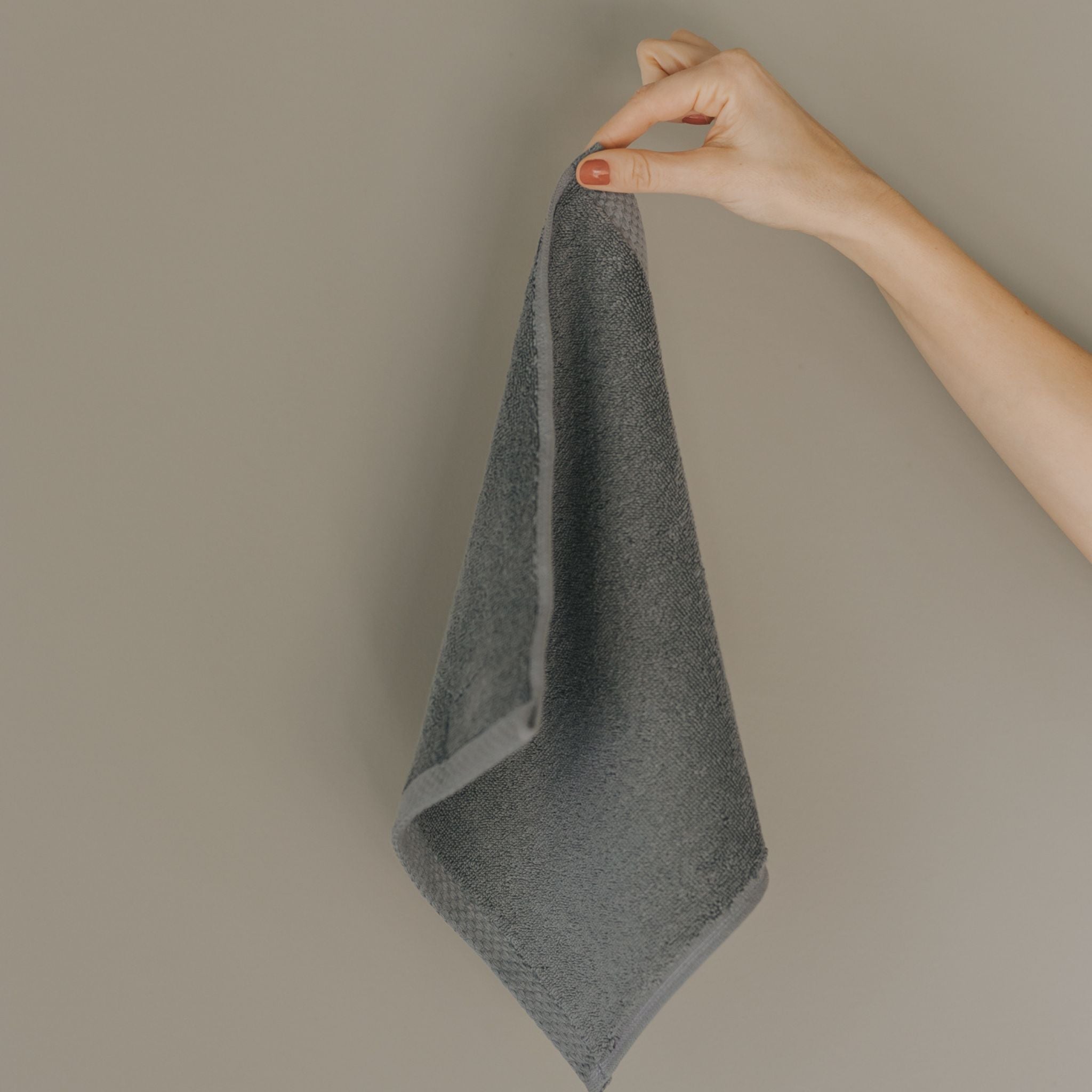 Grey Luxus face towel - Torres Novas