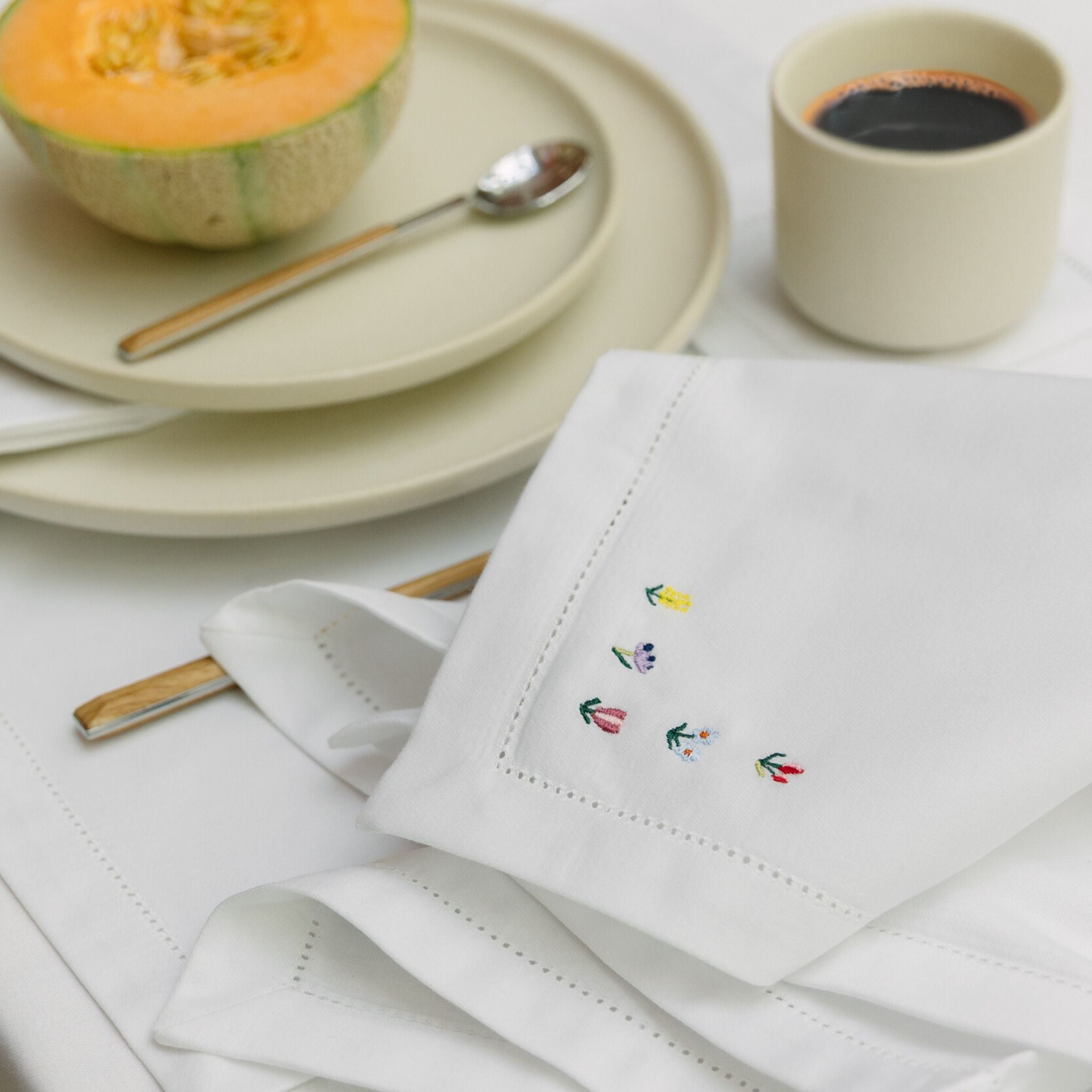 Mafra cotton napkins with flower embroidery