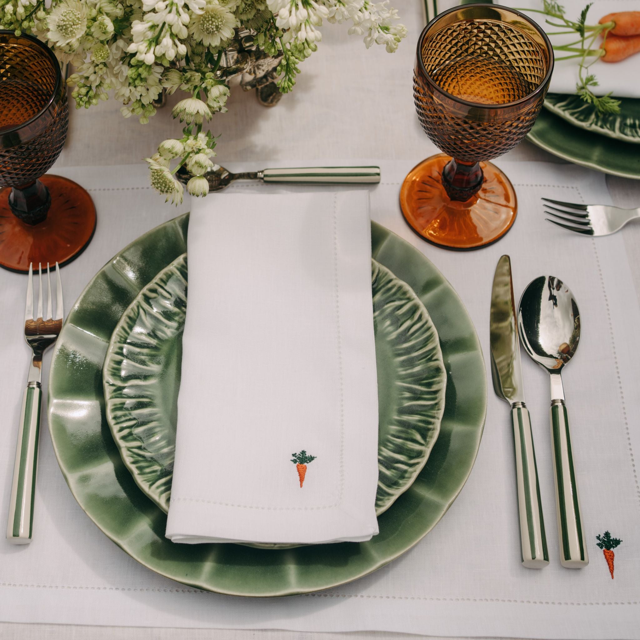 Guardanapos e individuais Mafra linho com bordado de Páscoa