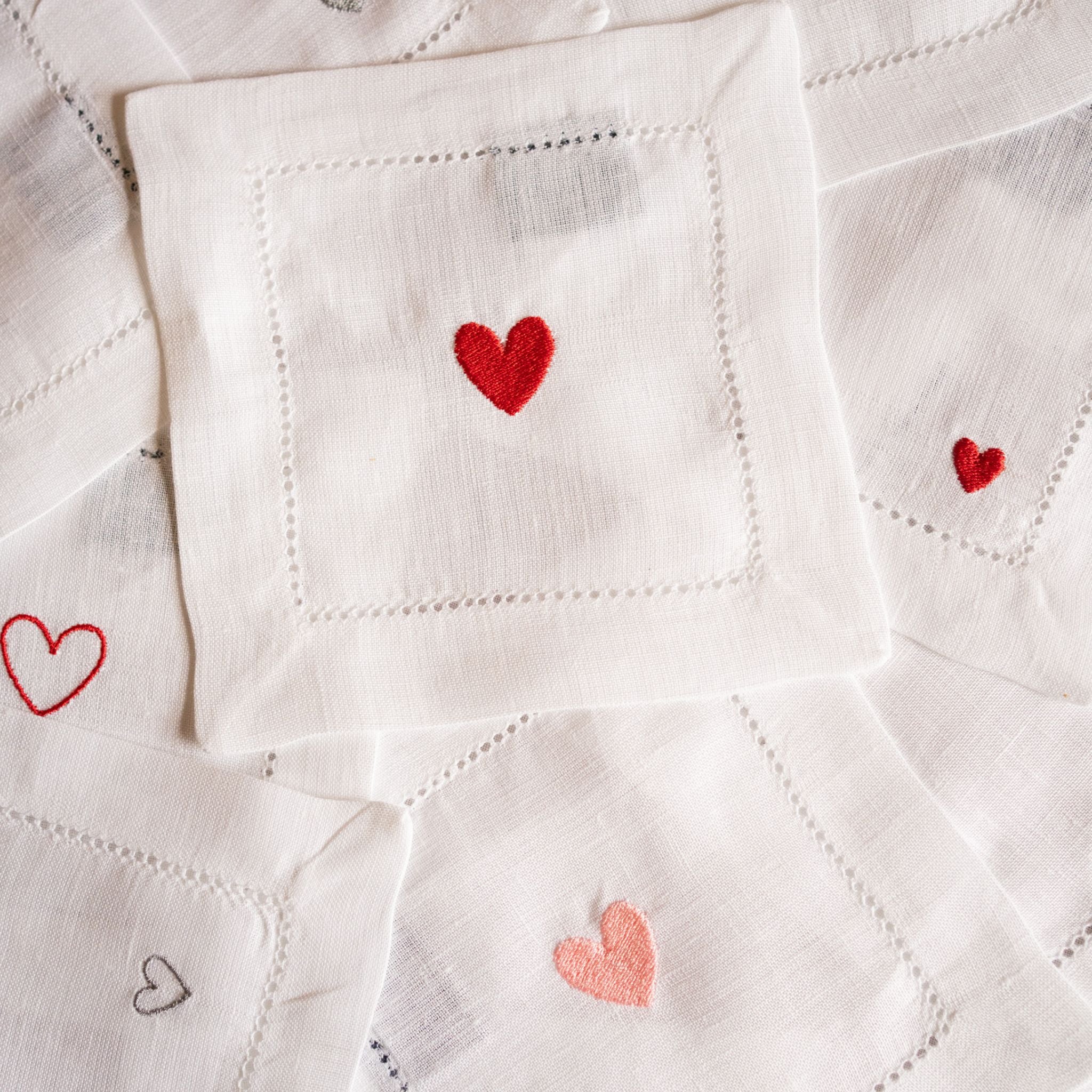 Guardanapos Mafra linho com bordados de coração