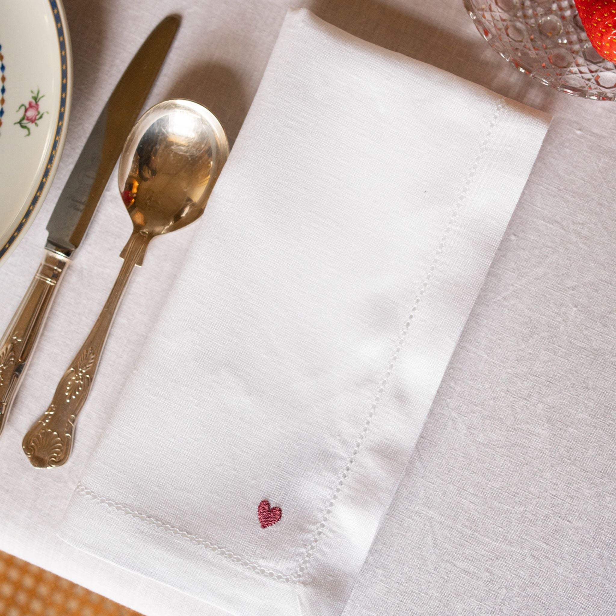 Guardanapos Mafra linho com bordados de coração