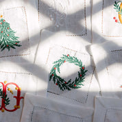 Roupa de mesa Mafra com bordados de Natal