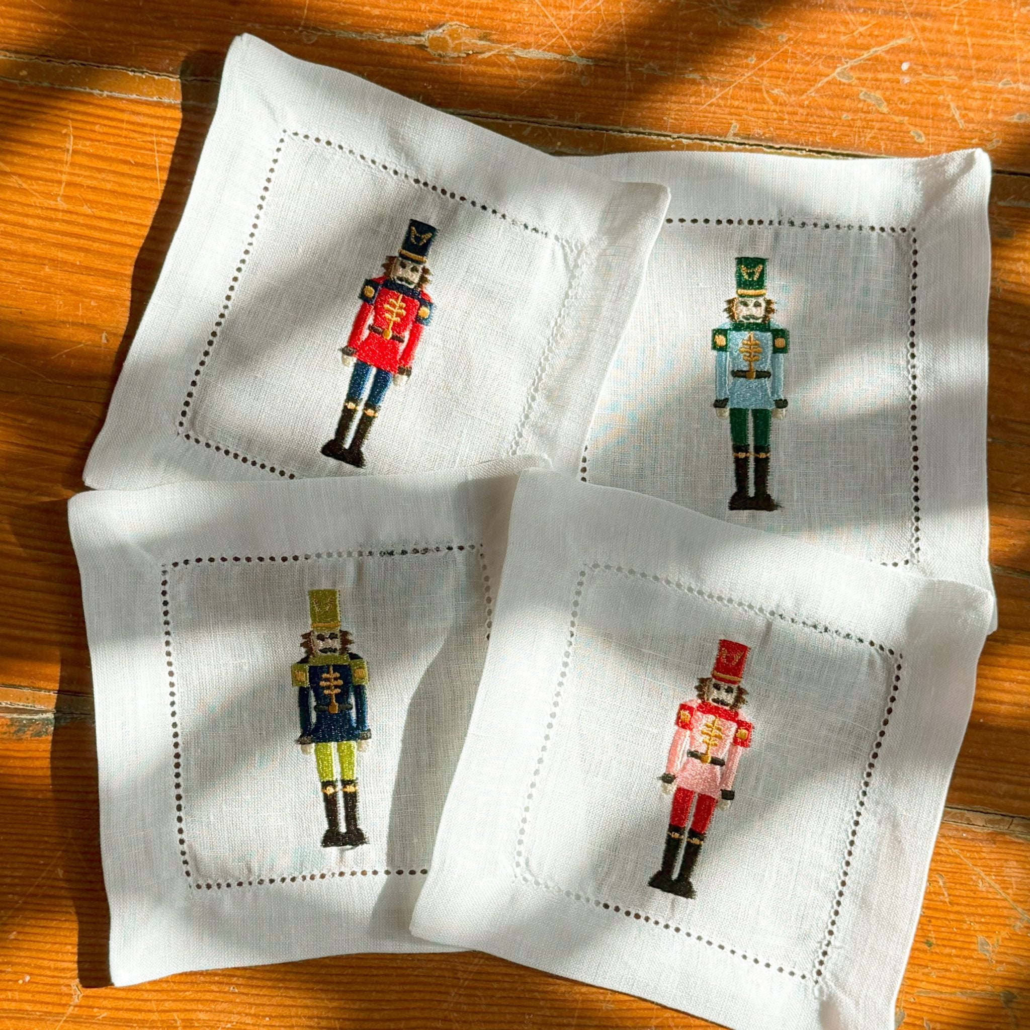 Roupa de mesa Mafra com bordados de Natal