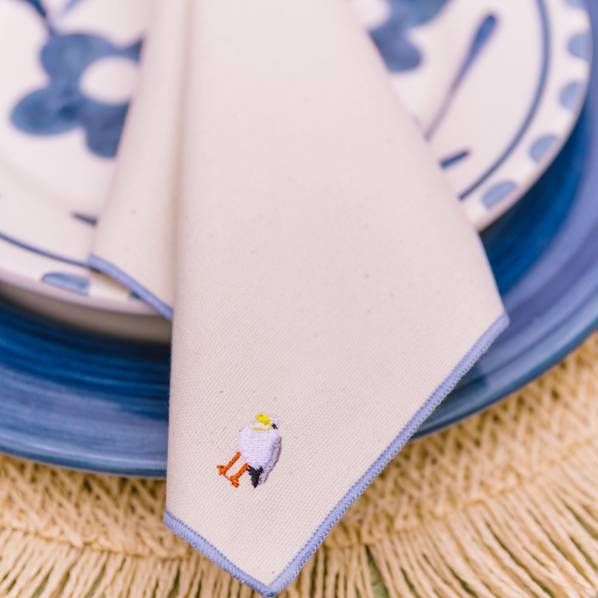 Ecru Nazaré napkins with summer embroidery