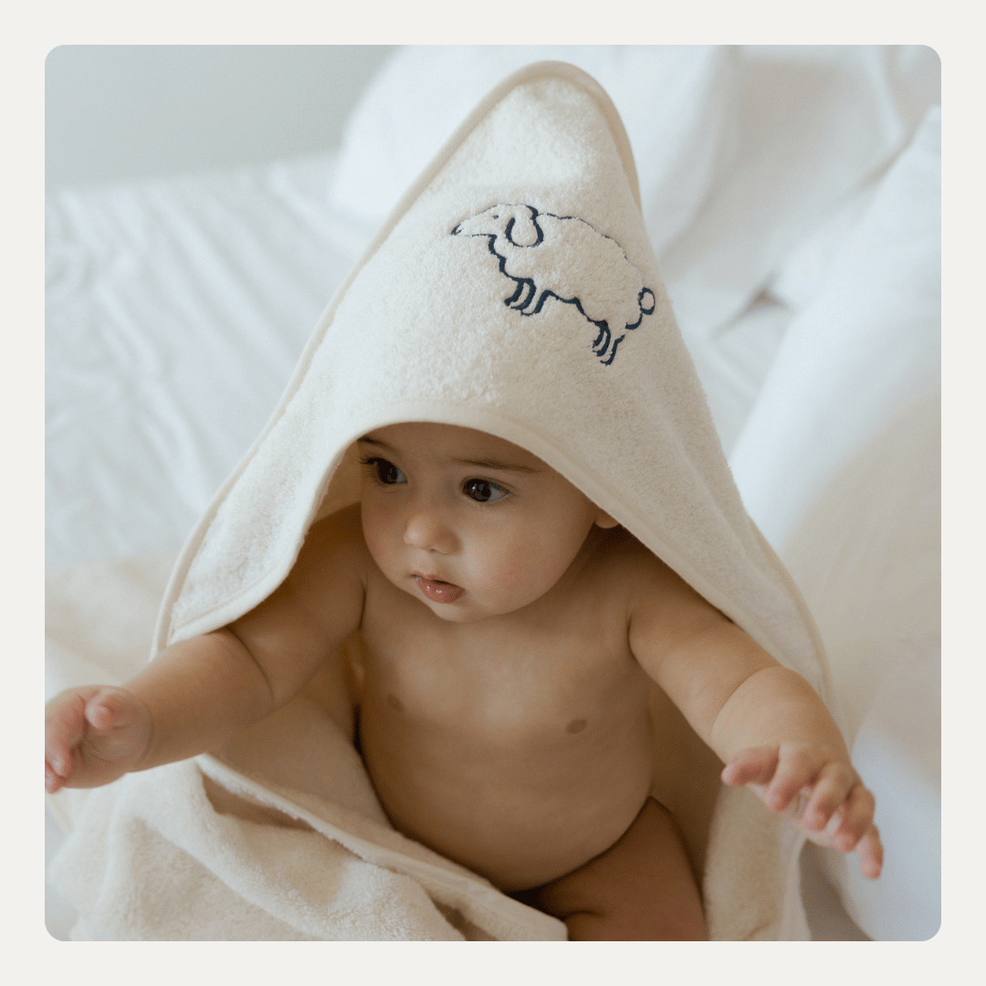 Mira baby towels with embroidery: Personalise every detail