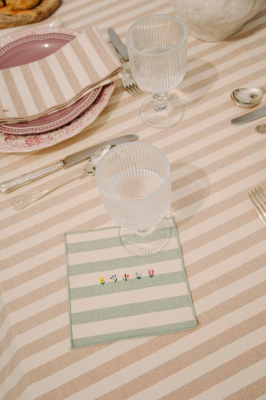Barra napkin with flower embroidery