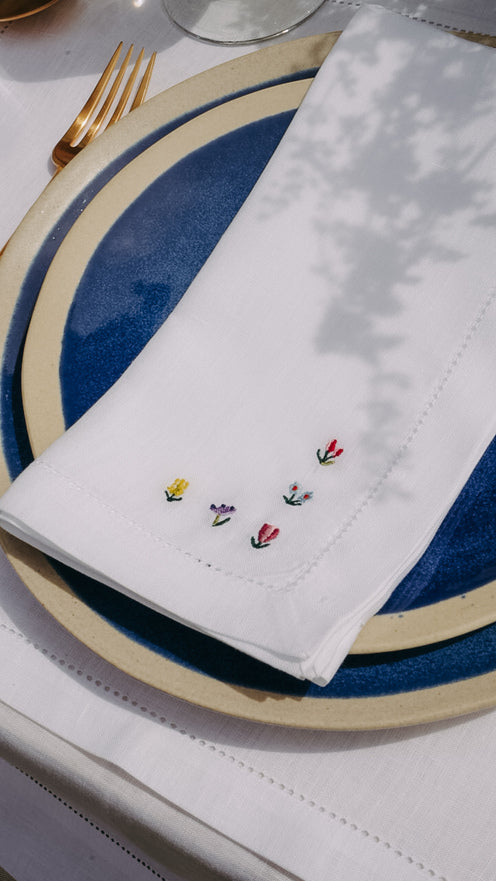 Servilletas y individuales Mafra con bordado de flores