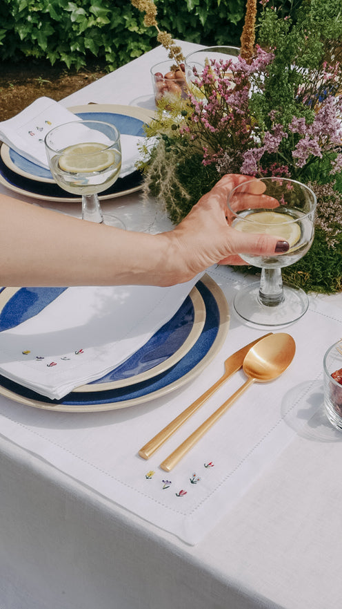 Servilletas y individuales Mafra con bordado de flores