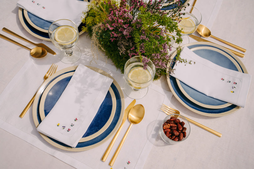 Servilletas y individuales Mafra con bordado de flores