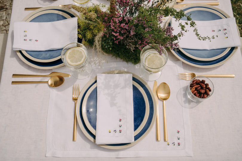 Servilletas y individuales Mafra con bordado de flores