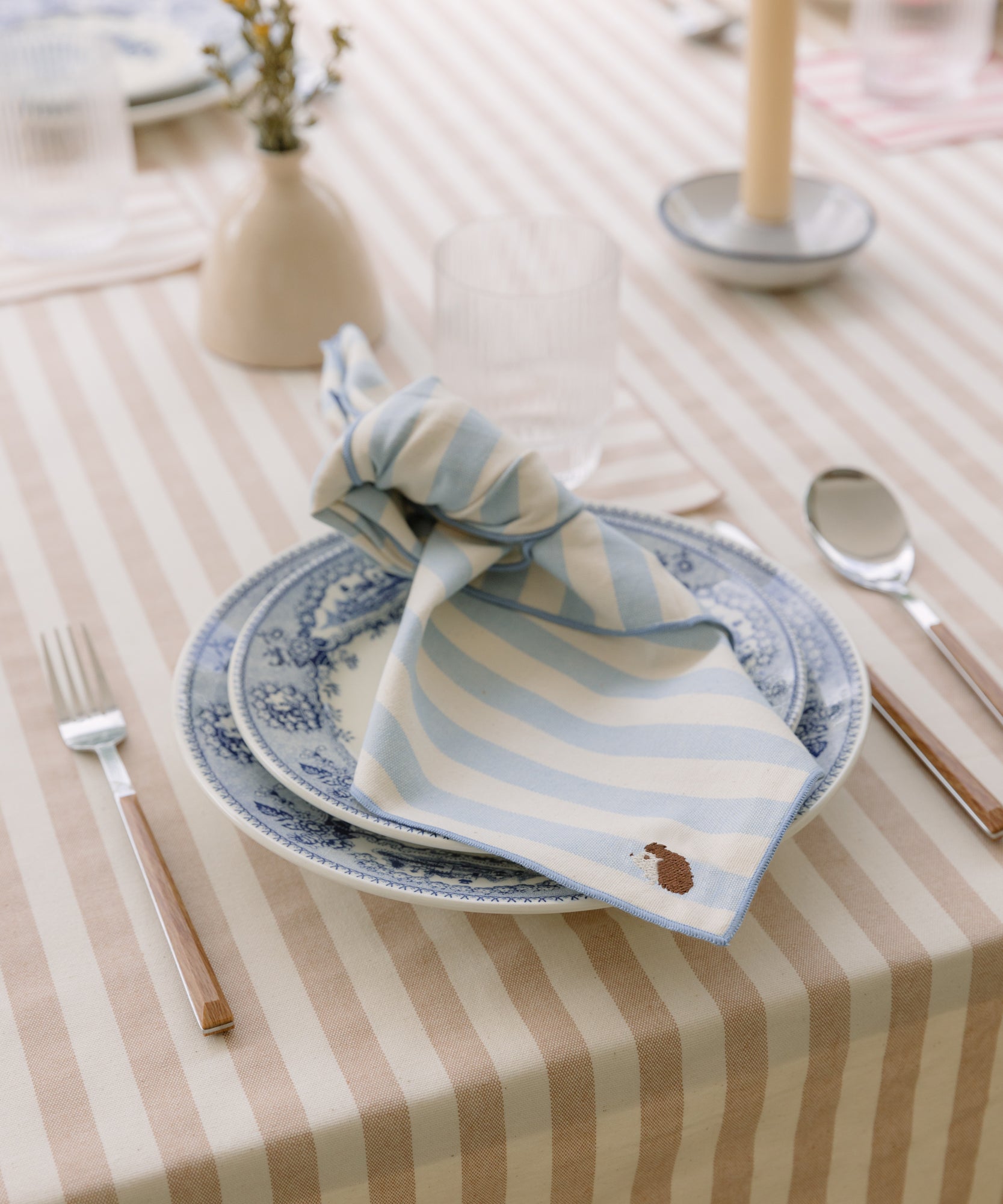 torres-novas-barra-table-linen-product-embroidery-fall-web_1_1.jpg