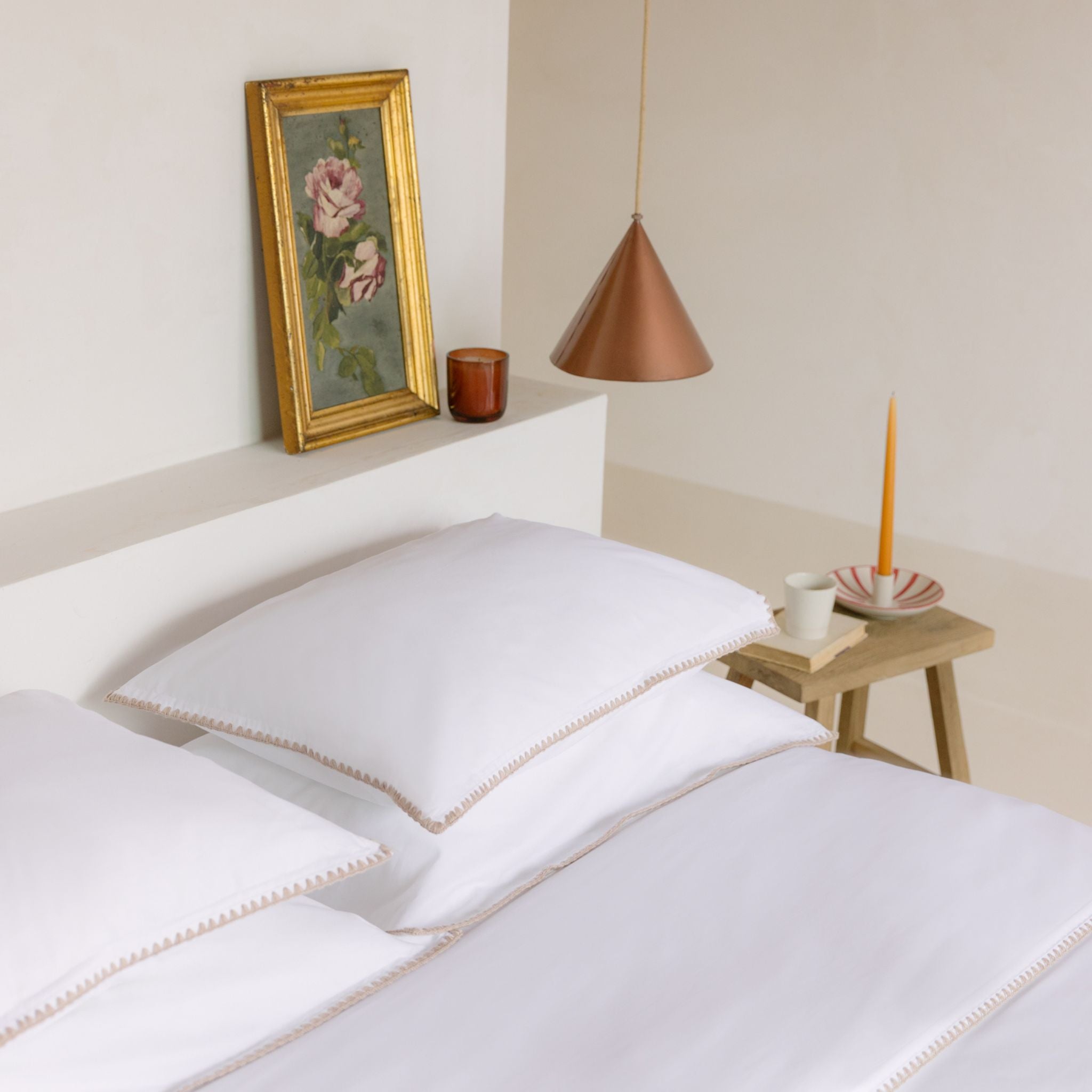 torres-novas-bed-cascais-percale-shell-stitch-bed-linen-beige-lifestyle-1.jpg