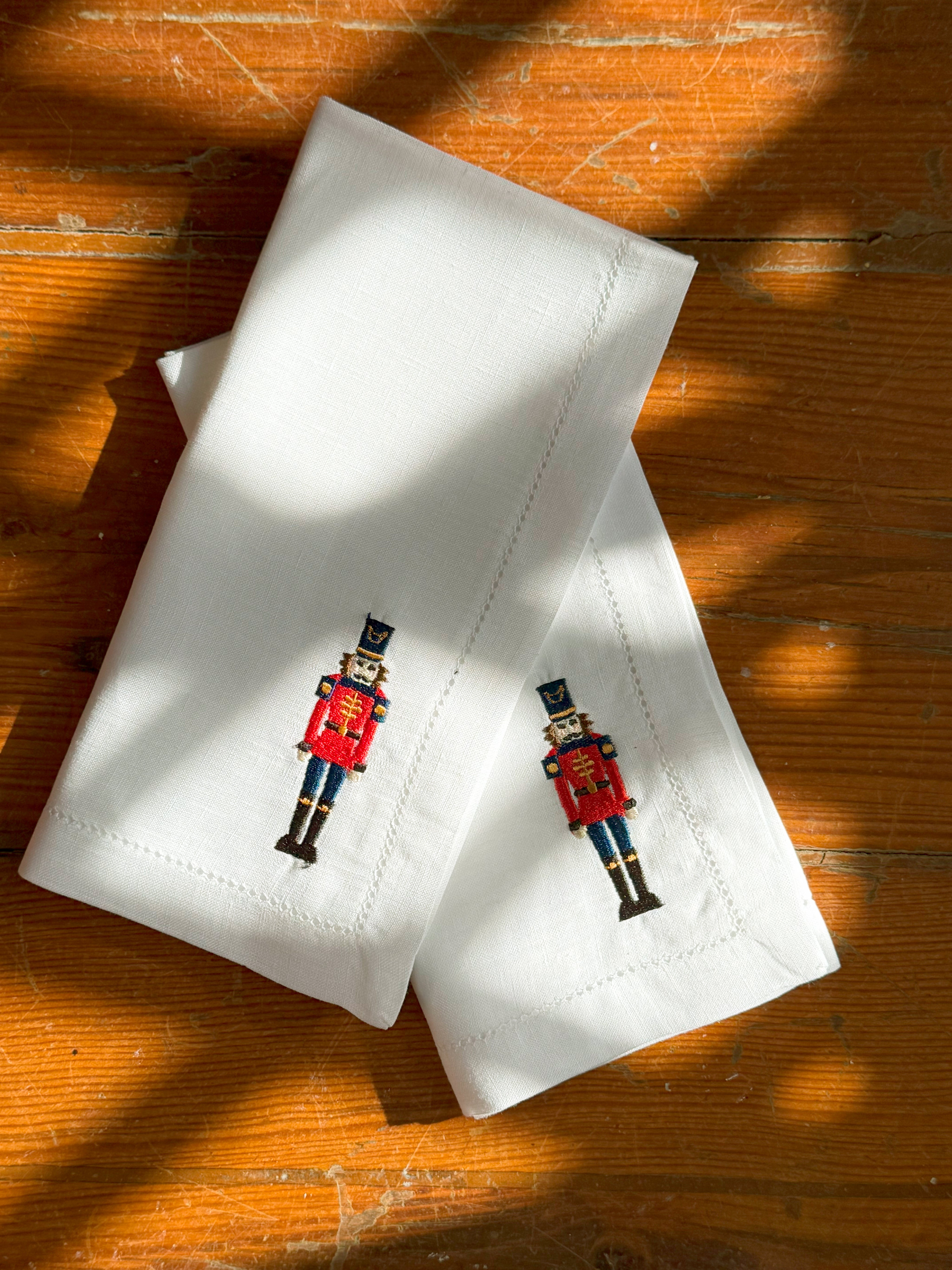 Mafra table linen with Christmas embroidery