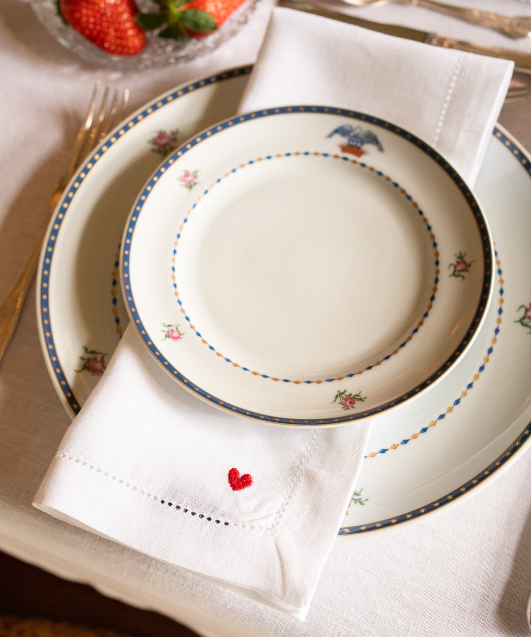 torres-novas-mafra-table-linen-product-heart-embroidery-full-red-web..jpg