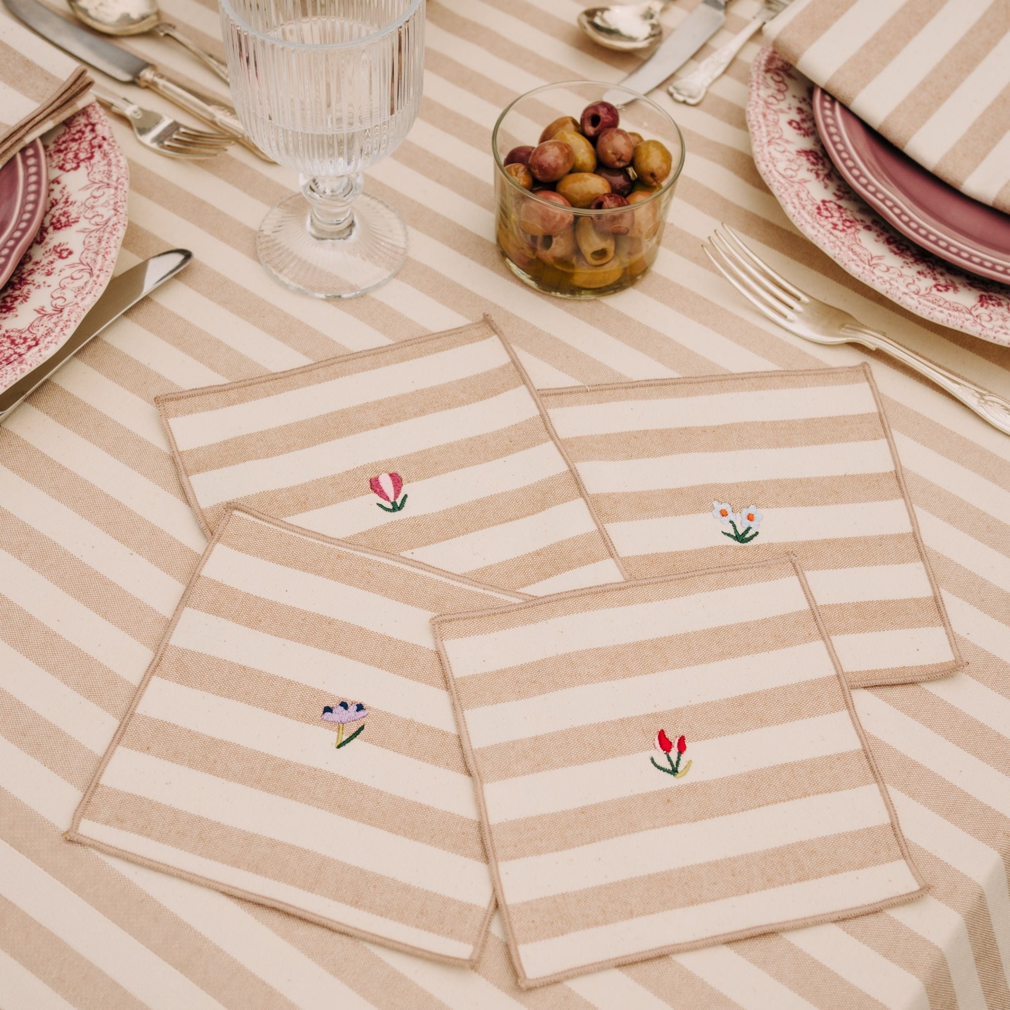 Servilletas Barra con bordados de flores