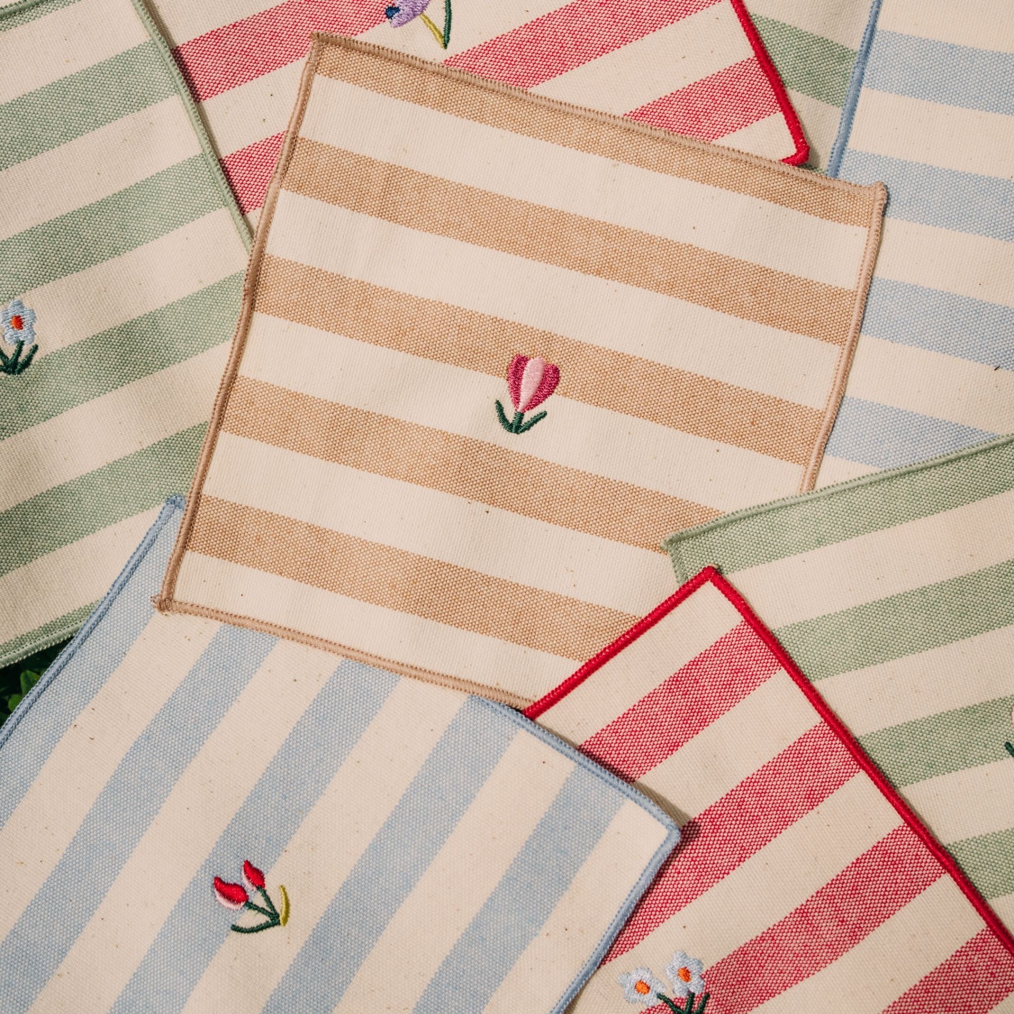 Servilletas Barra con bordados de flores